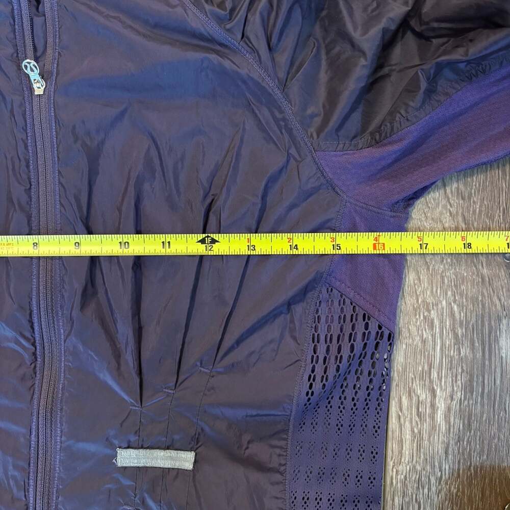 Lululemon Run Wild Jacket Concord Grape Purple Womens Size 4 - Picture 4 of 6